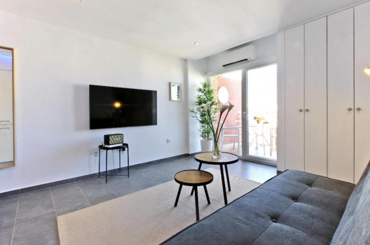 Precioso Apartamento Con Vistas Al Mar Y Piscinas Benalmádena Exteriör bild
