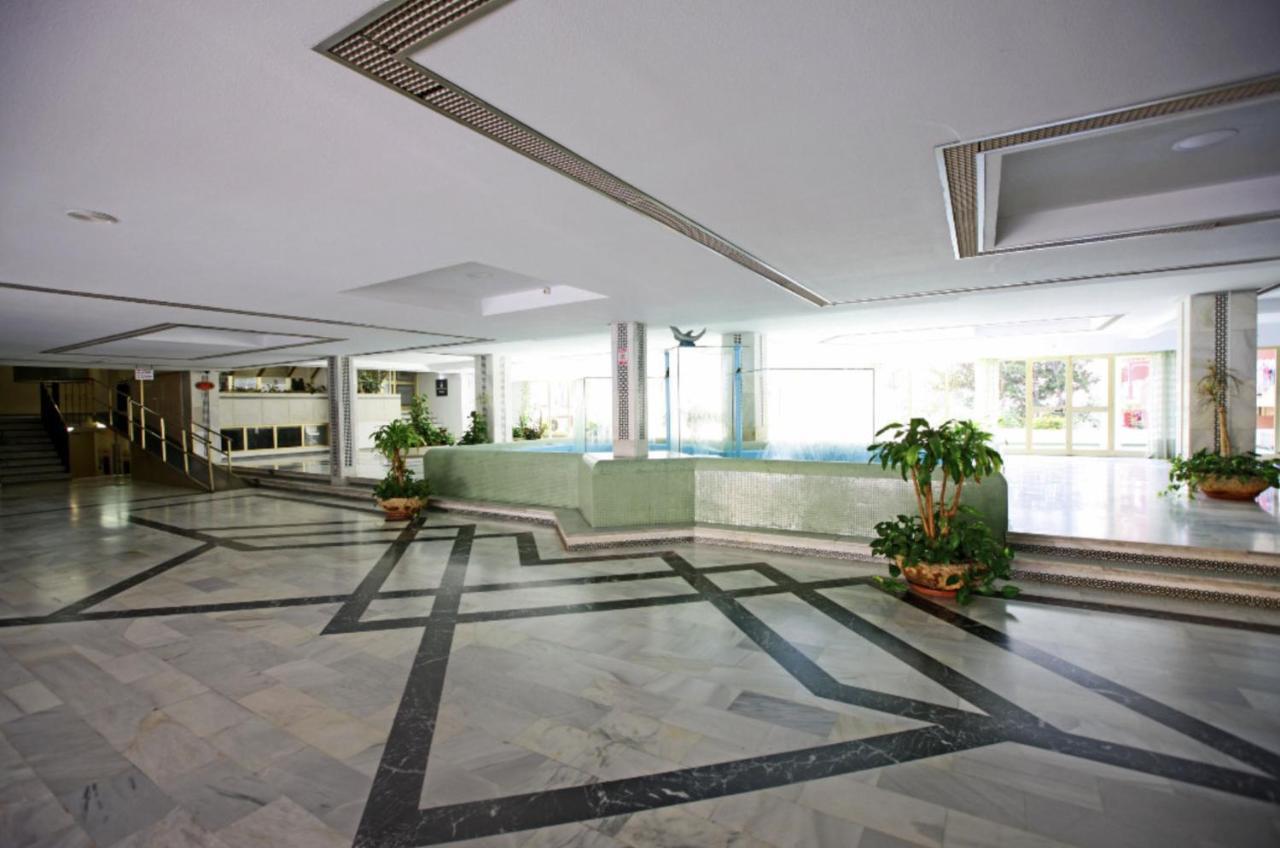 Precioso Apartamento Con Vistas Al Mar Y Piscinas Benalmádena Exteriör bild