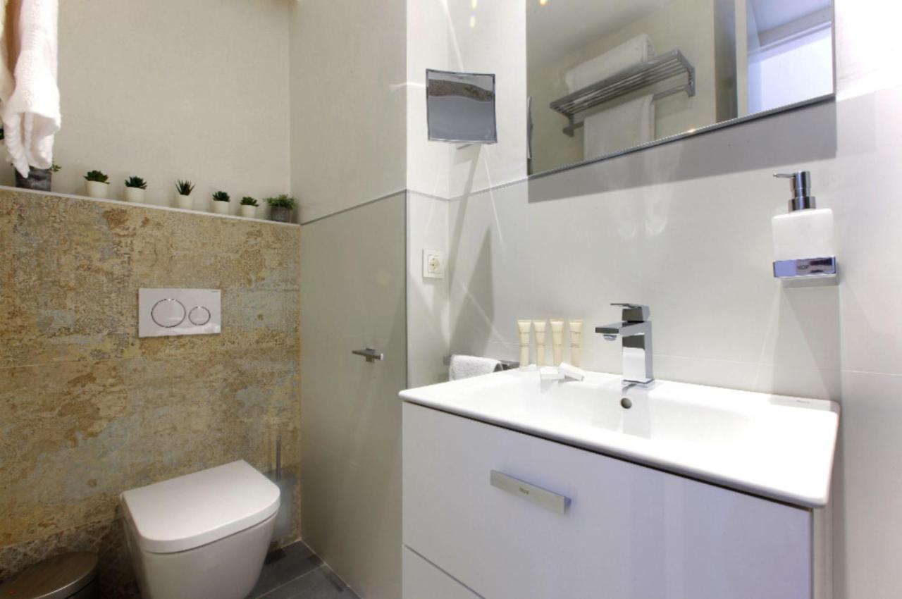 Precioso Apartamento Con Vistas Al Mar Y Piscinas Benalmádena Exteriör bild